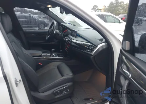 2014 BMW X5 xDrive50I z USA, uszkodzony, nr VIN 5UXKR6C57E0C03369